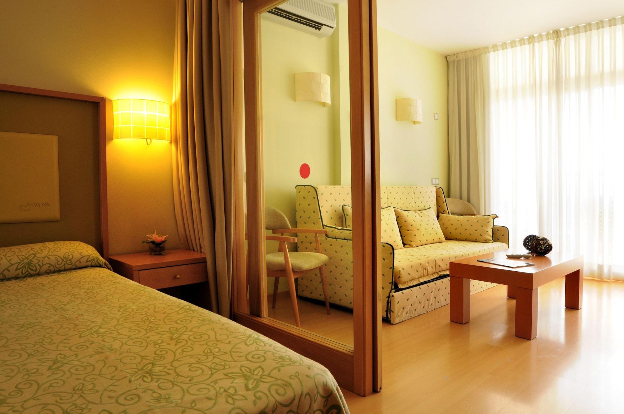 Evenia Olympic Suites Lloret de Mar Zewnętrze zdjęcie