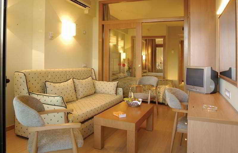 Evenia Olympic Suites Lloret de Mar Zewnętrze zdjęcie